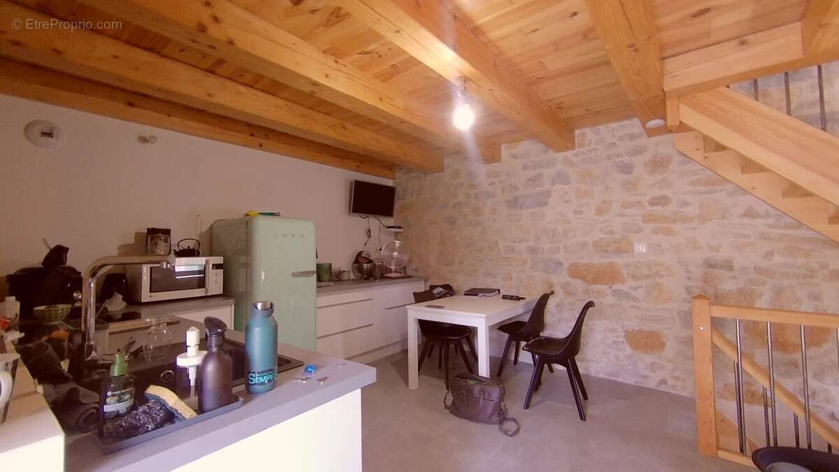 Les Vignes – Au cœur des Gorges du Tarn Charmante maison en pierre entièrement rénovée avec terrasse et parking privé - photo 4