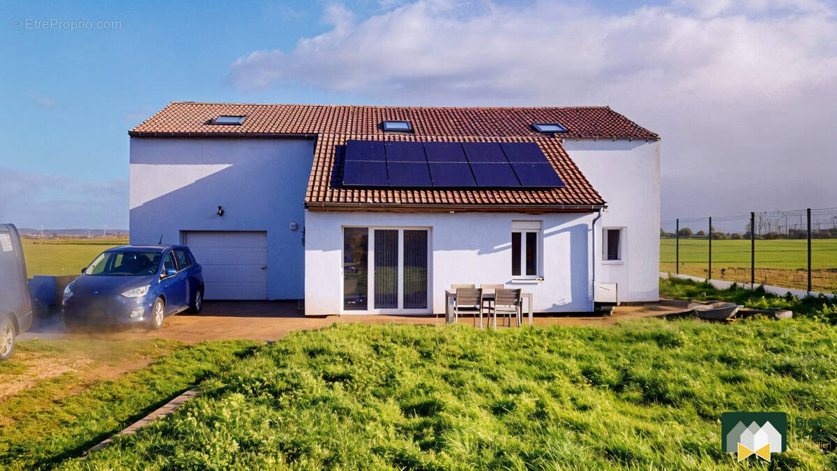 Façade - Maison à CHUISNES