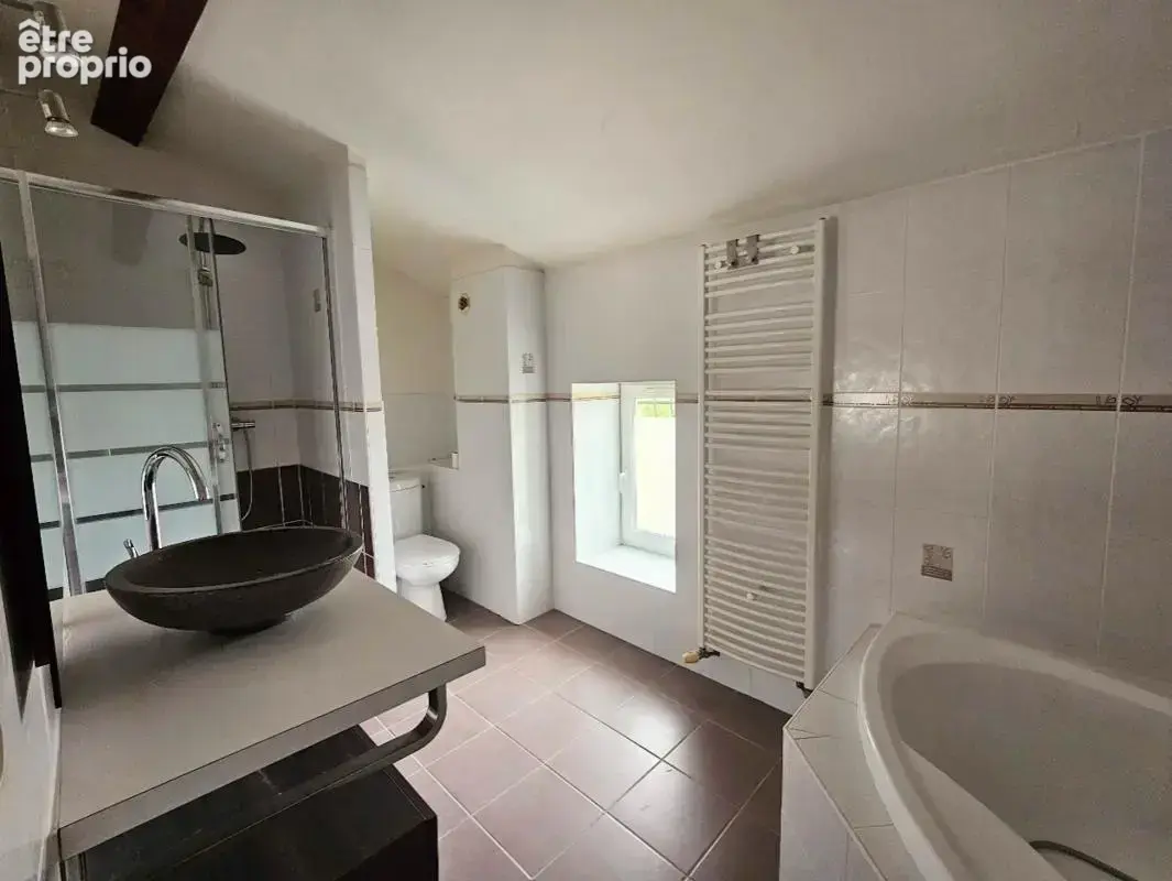 Maison 176 m² habitables - jardin - cour - grange  CHAURIAT (63) - photo 19