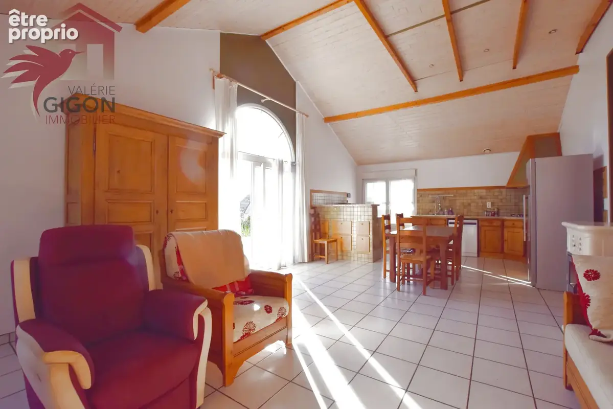 MAISON FAMILIALE TRADITIONNELLE (1994) baignée de lumière.... donnant sur terrasse et jardin.... - photo 4