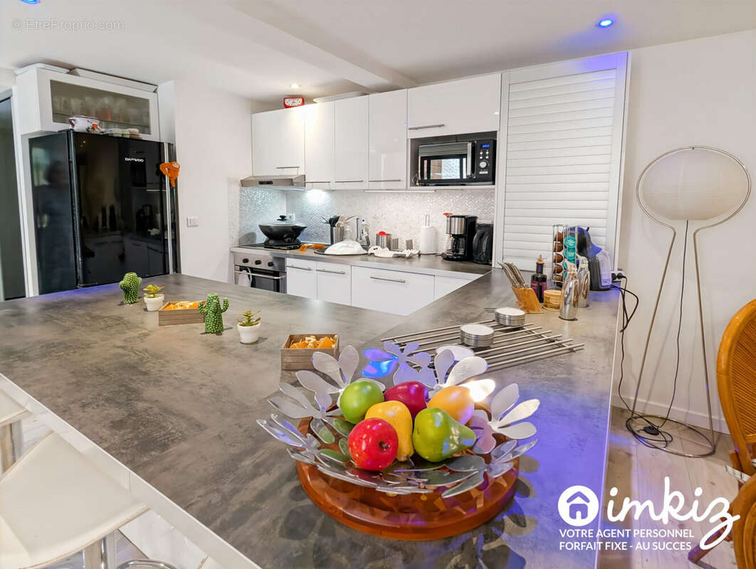Rare Écusson : 61m² + Terrasse - photo 6
