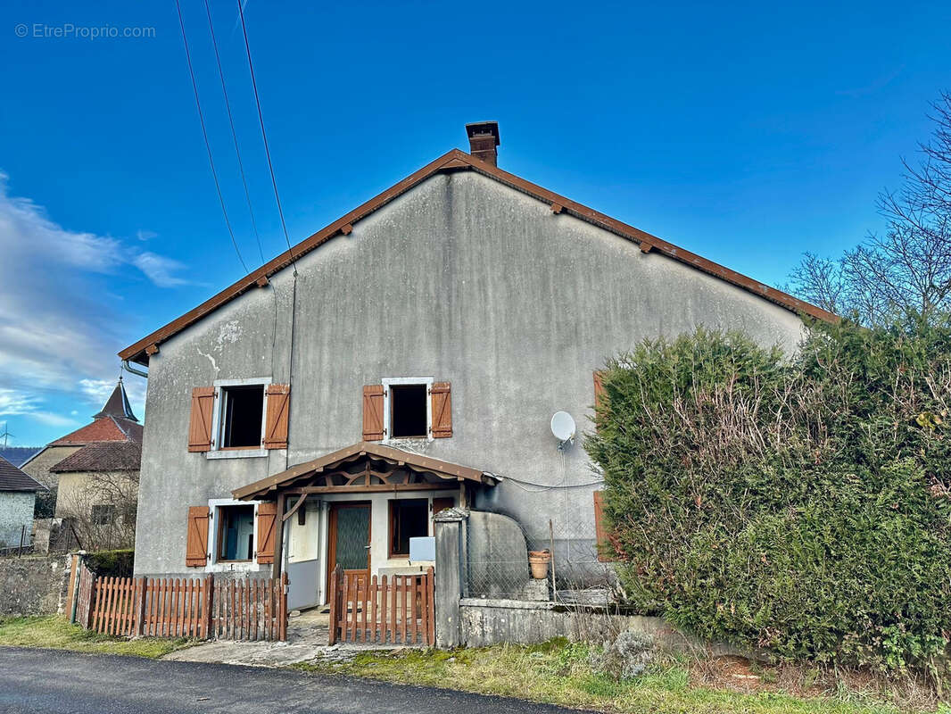 Maison à VERNOIS-LES-BELVOIR