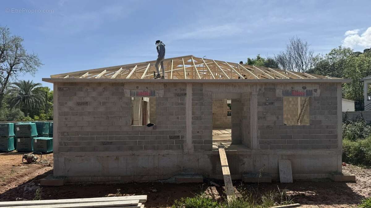 Maison à SANTA-LUCIA-DI-MORIANI