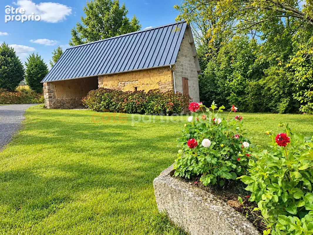 Maison en pierre, 3 chambres, 8 000 m2 de terrain. - photo 2