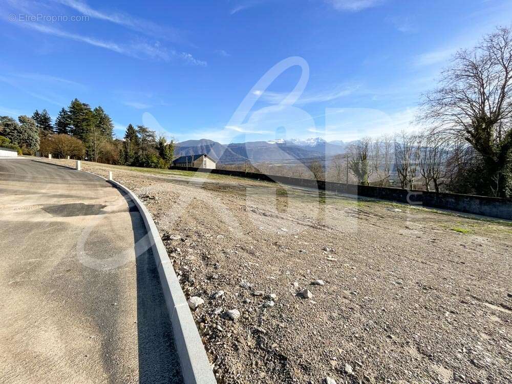Terrain viabilisé (Lot 8)