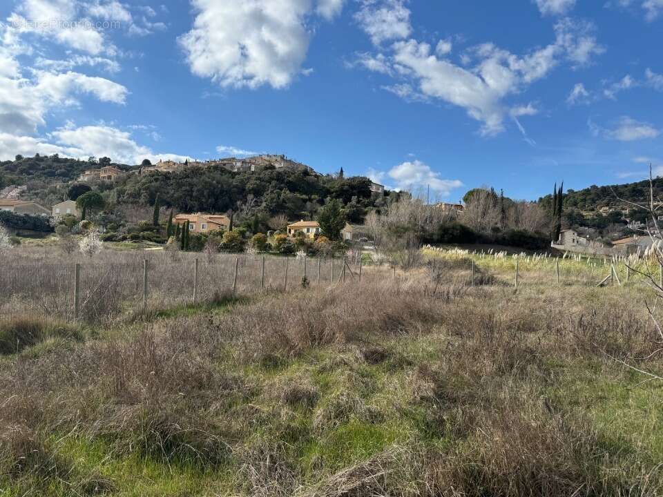 Terrain 605 m² à Villeneuve  - photo 3
