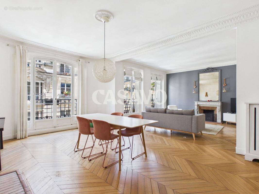 Appartement à PARIS-14E