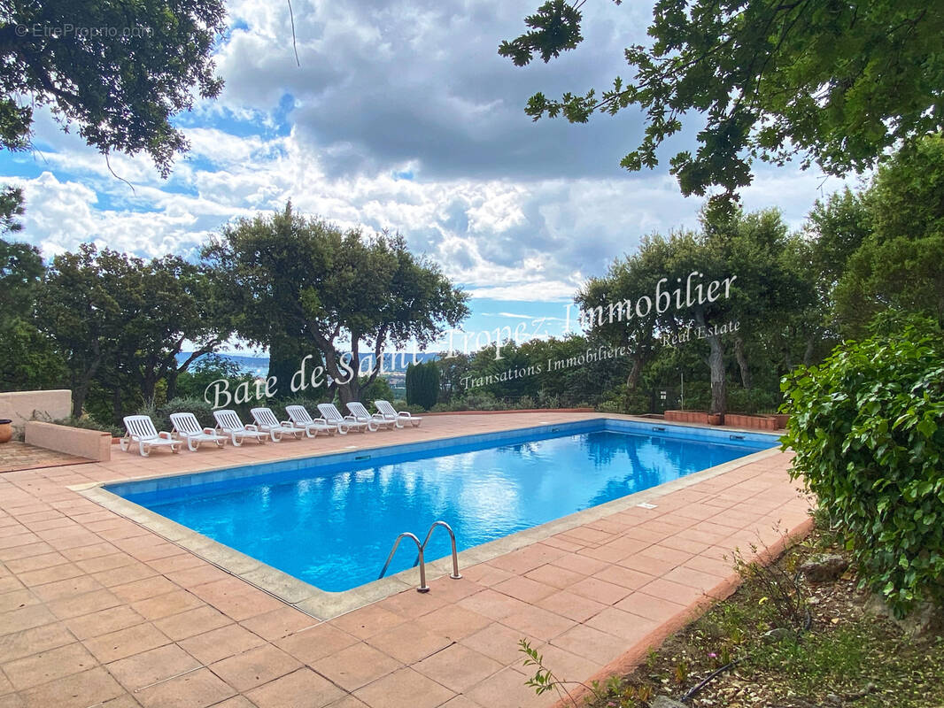 Appartement à GRIMAUD