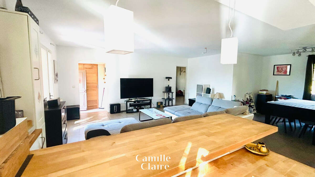 Maison à POURRIERES