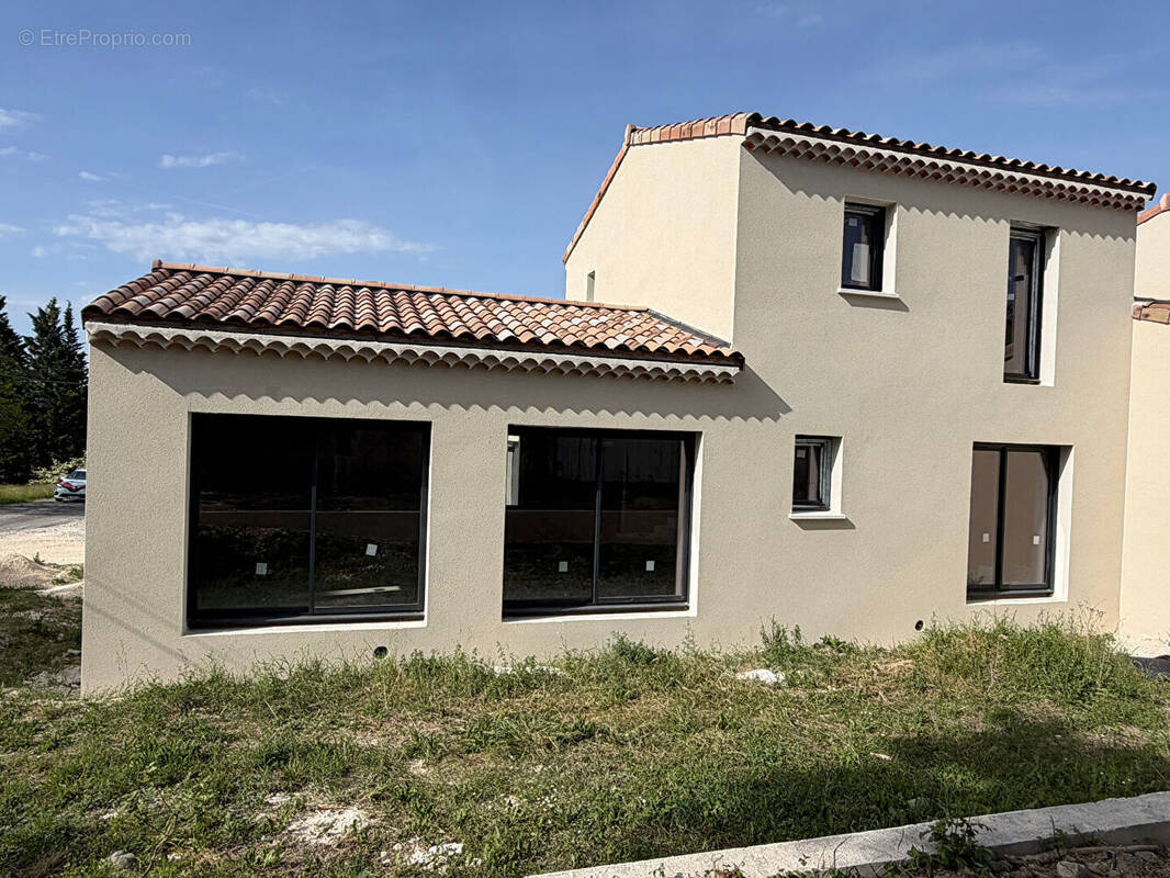 Maison à CHAROLS