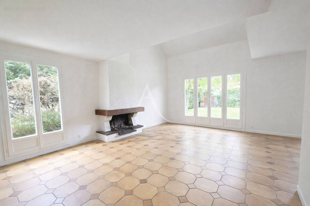 Maison à BURES-SUR-YVETTE