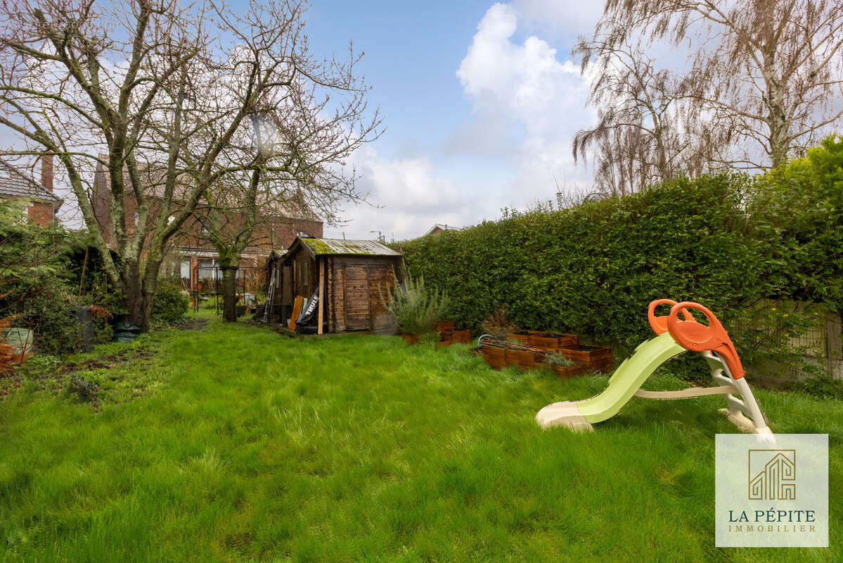 Maison à QUIEVRECHAIN