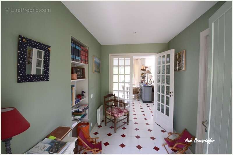 Maison à vendre 9 pièces LES PORTES EN RE (17), 7 chambres, à 2' des plus belles plages - photo 2