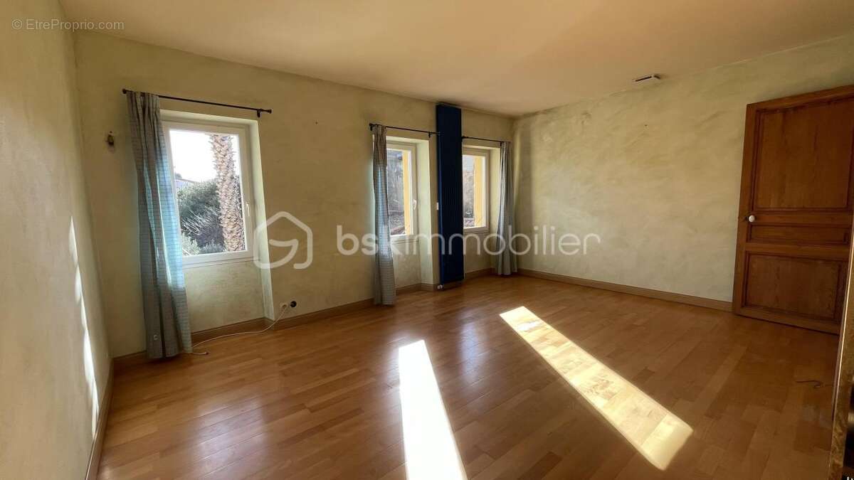 Belle narbonnaise lumineuse et genereuse , 4 chambres, garage et jardin - photo 15