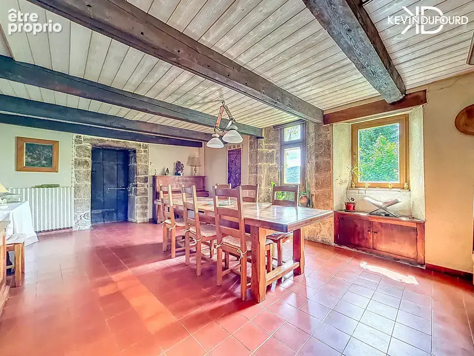 Mas de 350m² sur un terrain de 3300m² à THUEYTS - photo 4