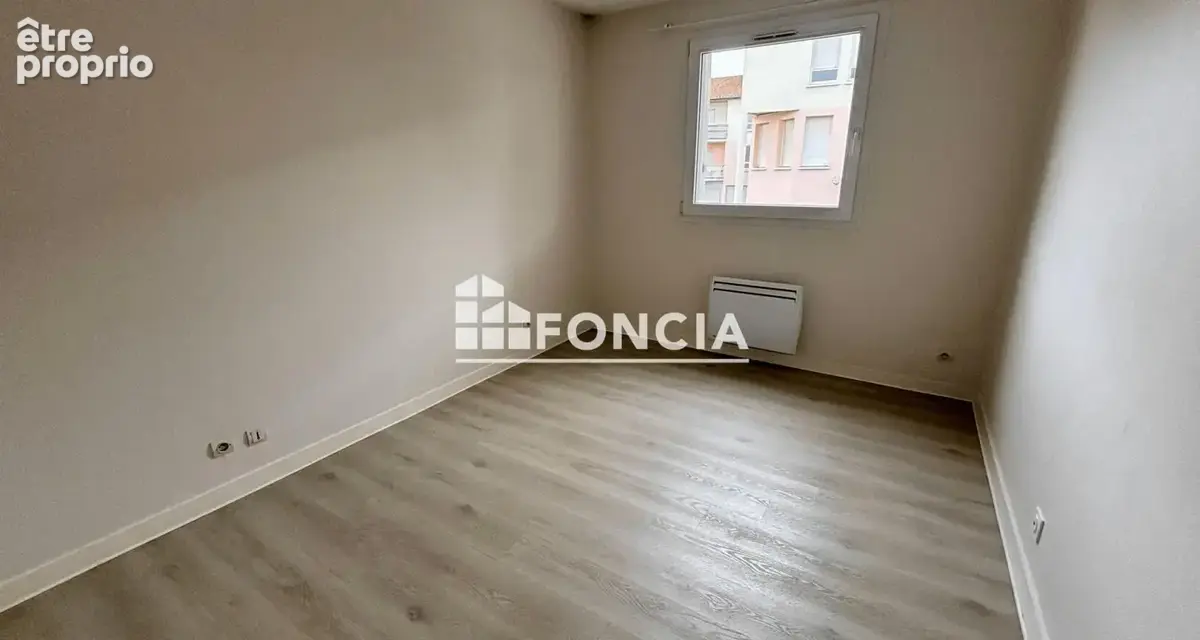 IDEAL RESIDENCE PRINCIPALE OU INVESTISSEMENT Bel appartement 3 pièces proche mairie et commerces avec box double - photo 8