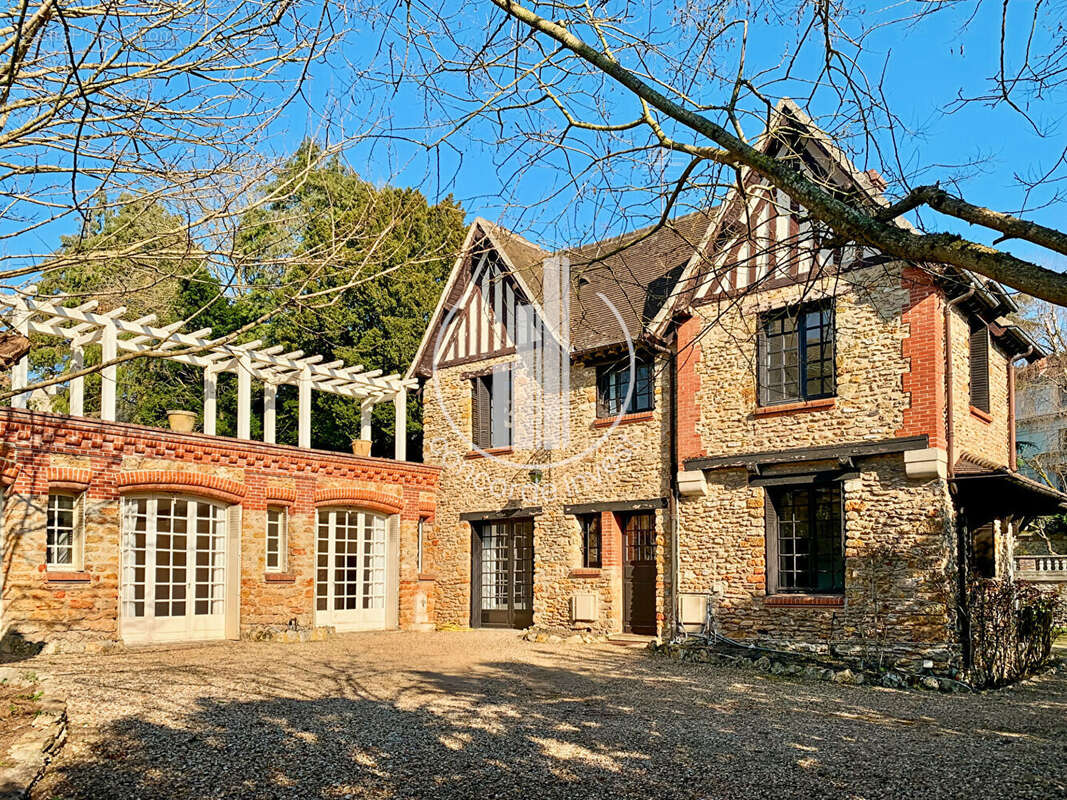 Maison à LA CELLE-SAINT-CLOUD