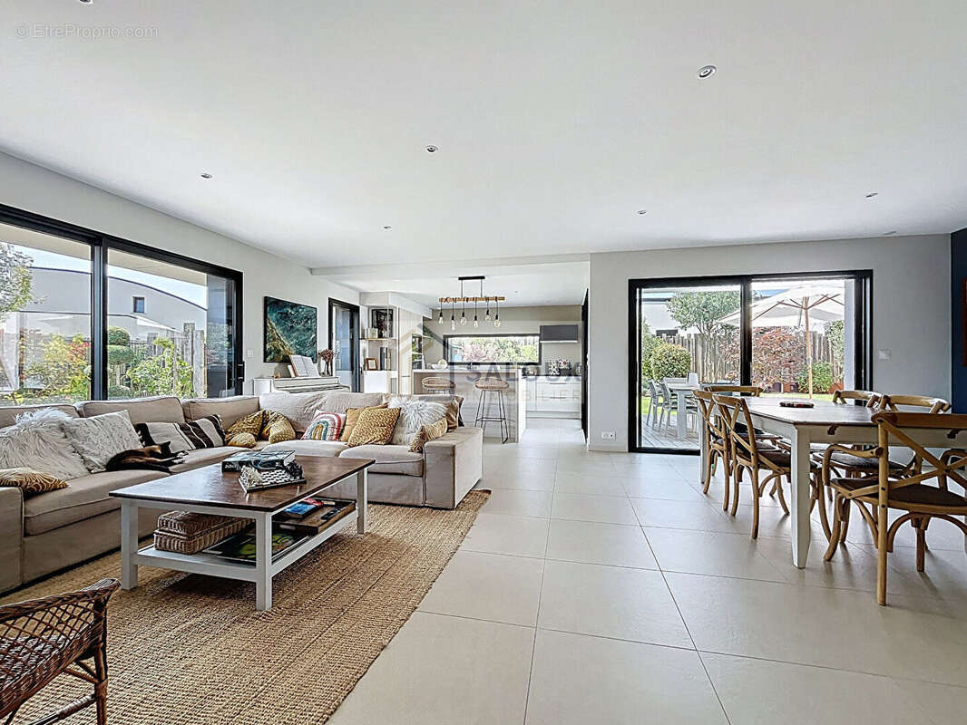 Vente maison contemporaine de 184m² - billiers - photo 5
