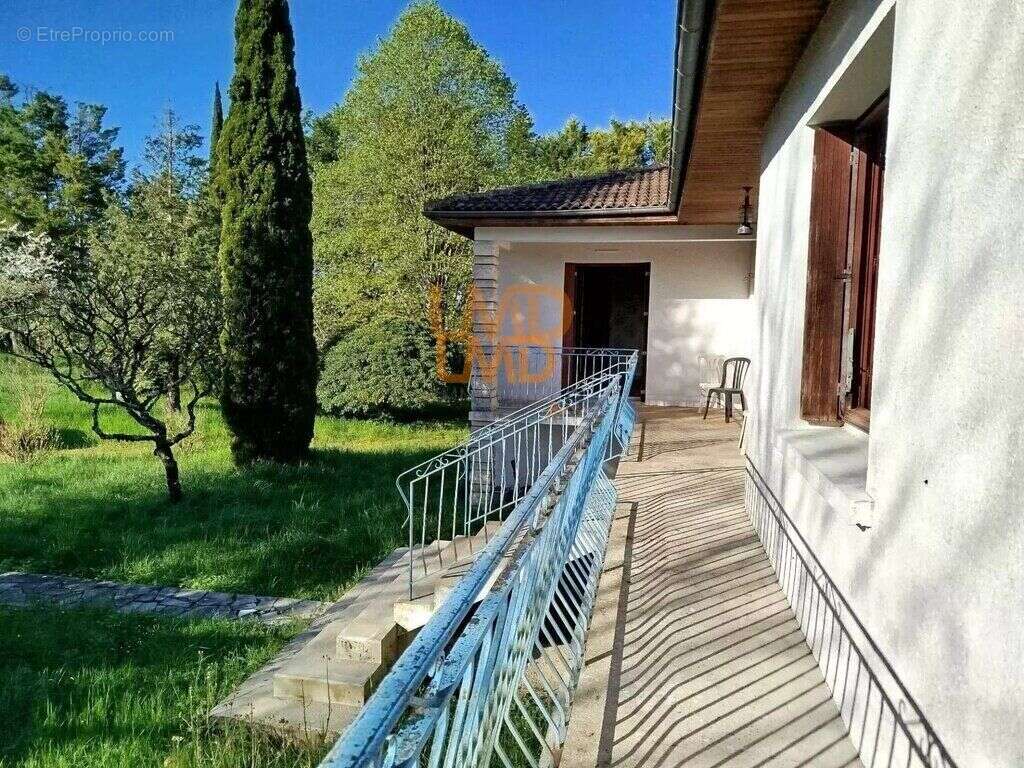 Maison à CHERBONNIERES