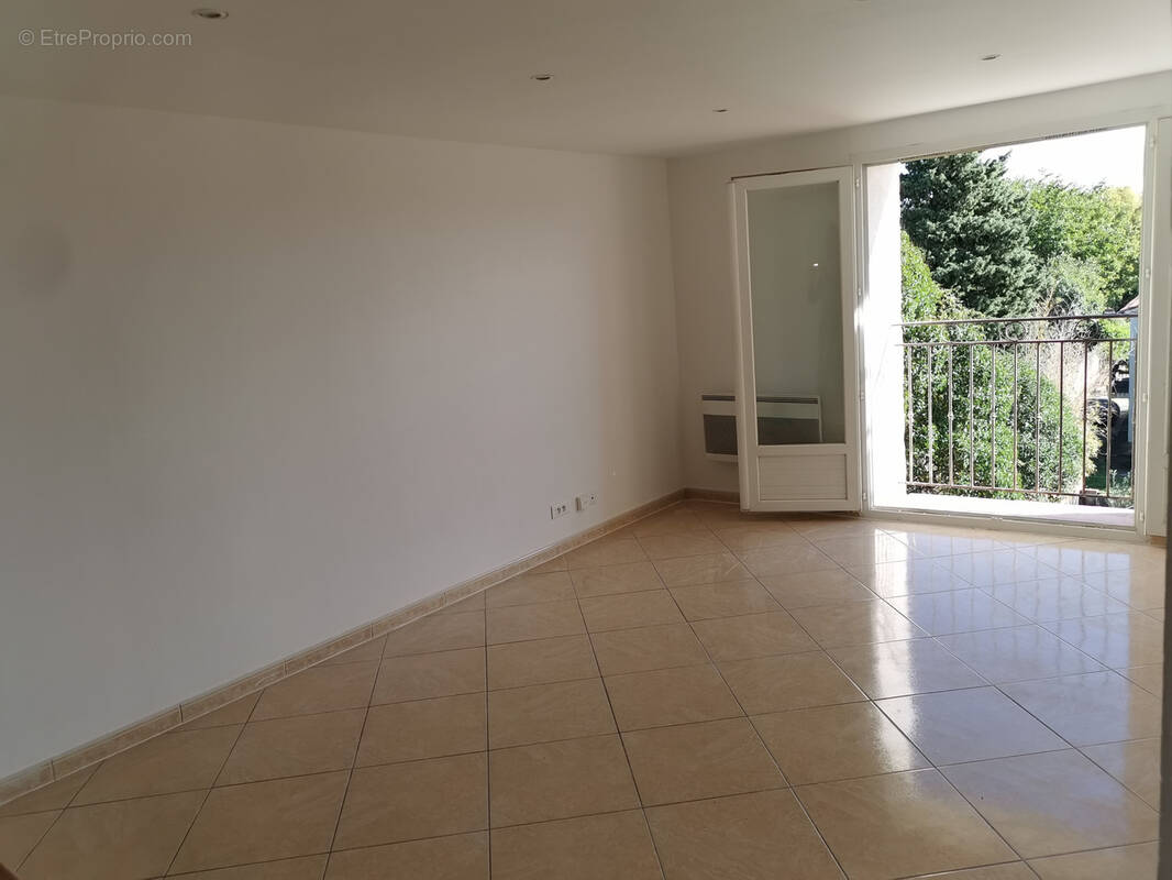 Appartement à CUERS