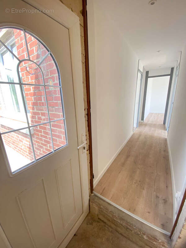 1 appart + 3 plateaux amenageables (pour investisseur, projet pro ou passionné) 97 m2 + 325 m2 - photo 2