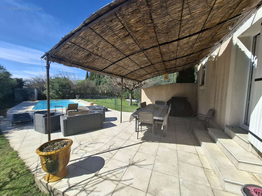 Maison à FONTVIEILLE