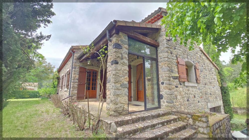 Maison à LES OLLIERES-SUR-EYRIEUX