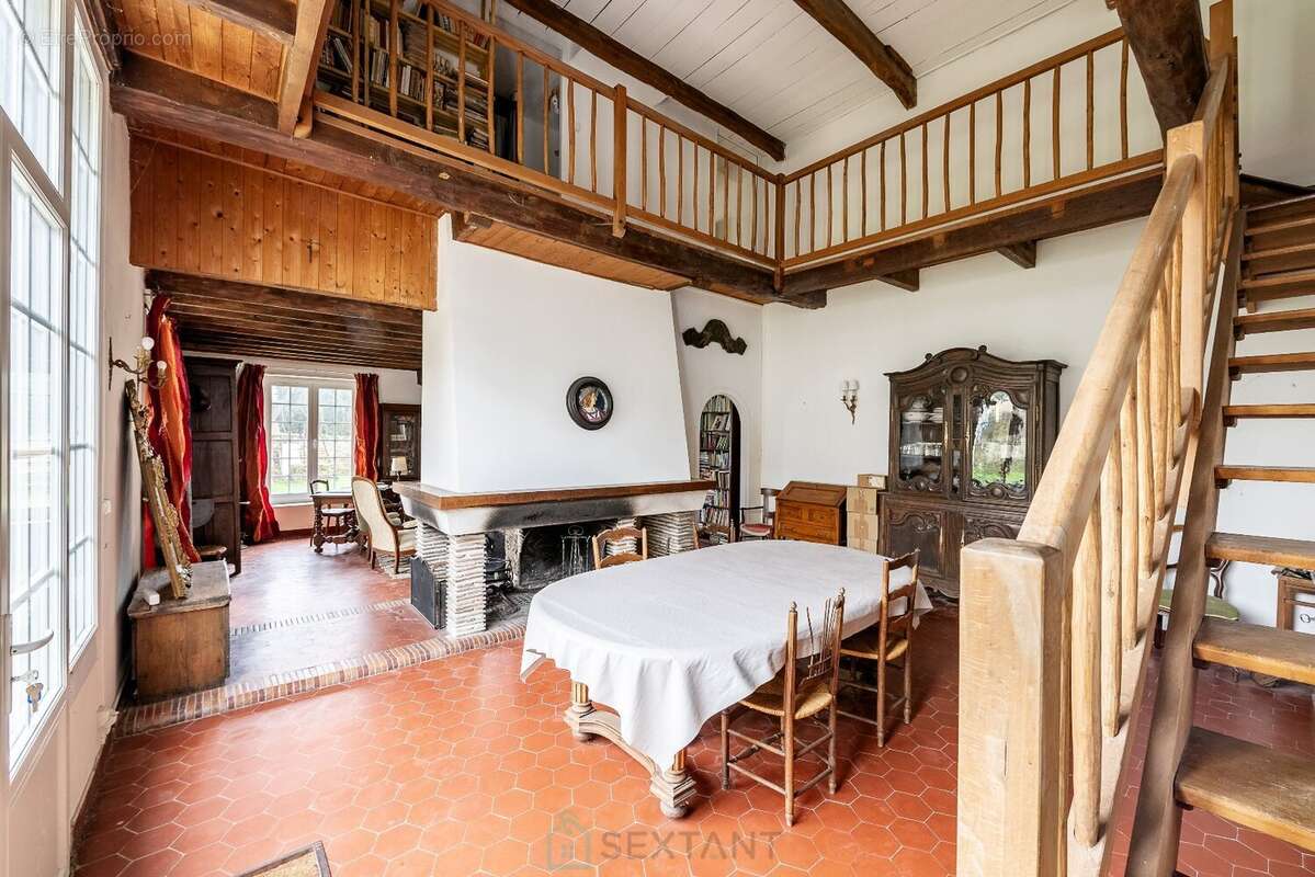 Maison à MAGNY-LES-HAMEAUX