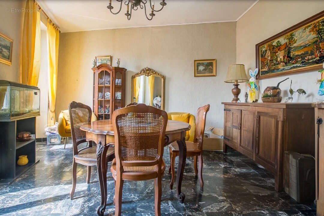 Appartement à MARSEILLE-3E