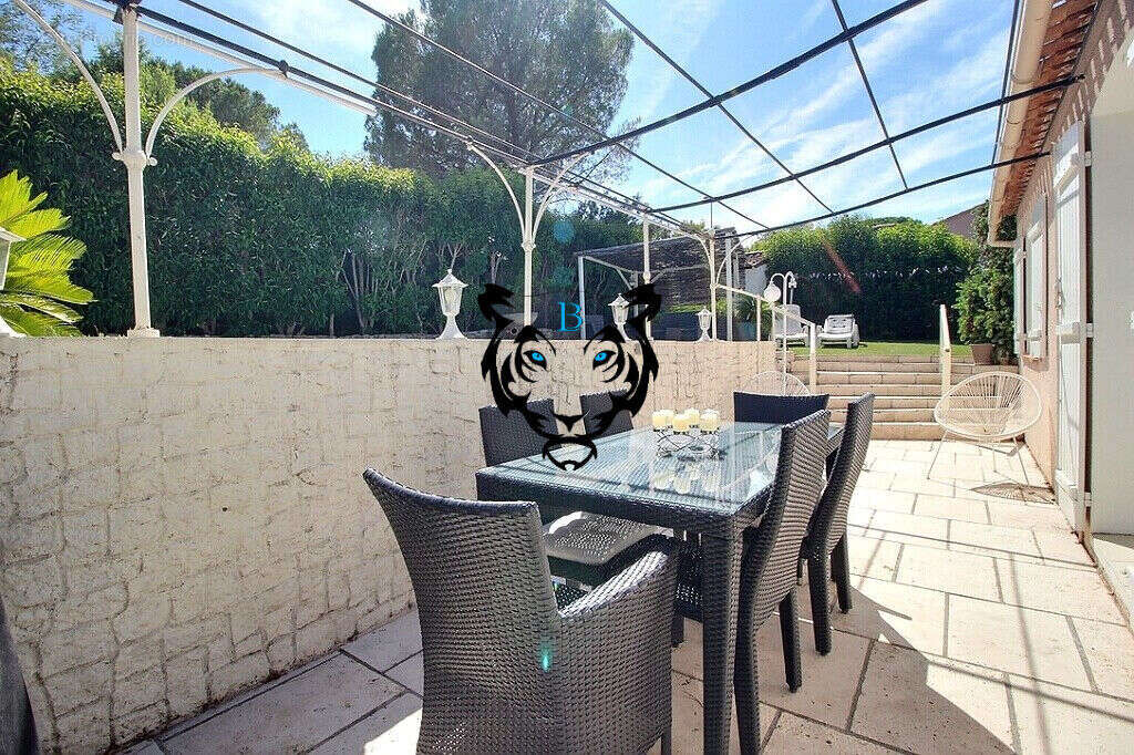 Maison à ROQUEBRUNE-SUR-ARGENS