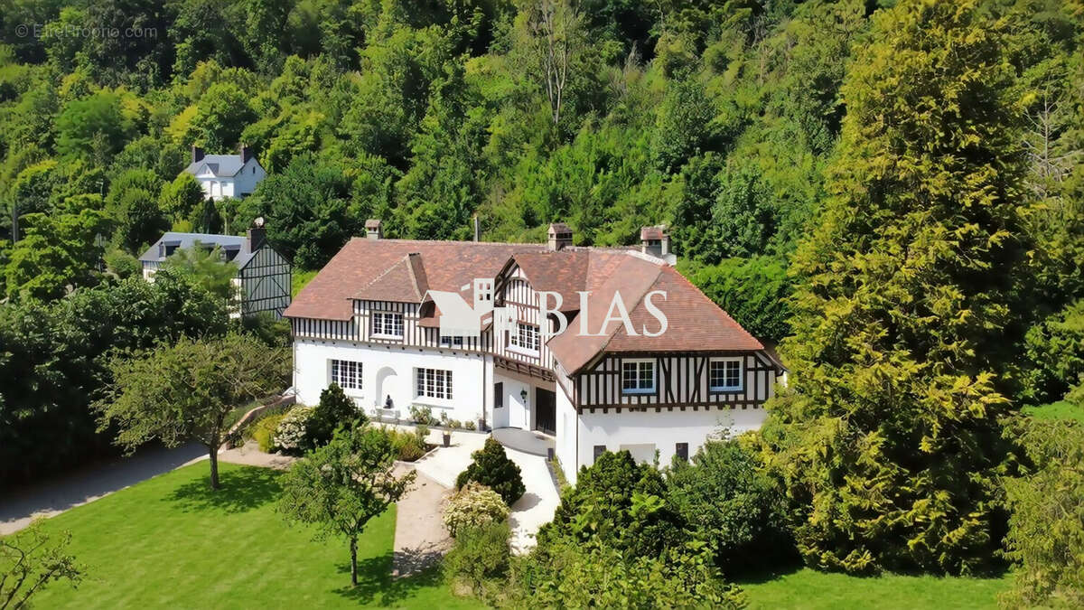 Maison 350 m² à Pont-Audemer  - photo 2