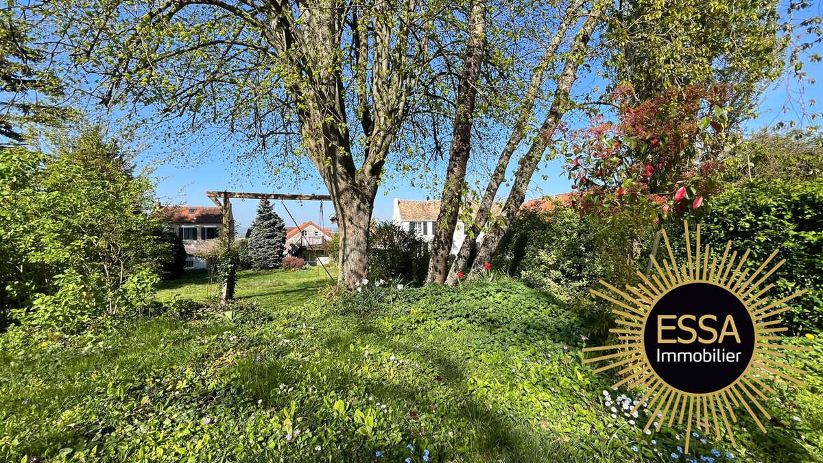 Maison à NEAUPHLE-LE-CHATEAU