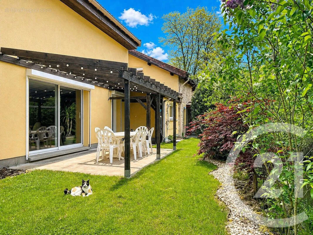 Maison 212 m² à Bains-Les-Bains  - photo 3