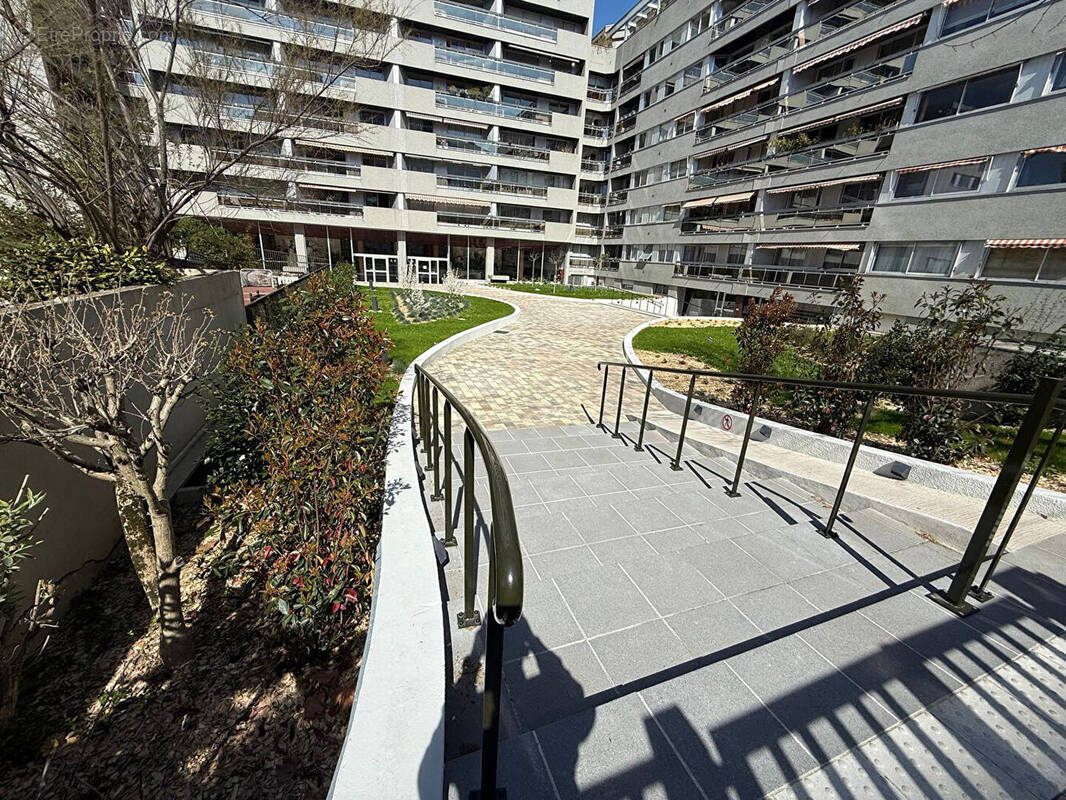 Appartement à LEVALLOIS-PERRET