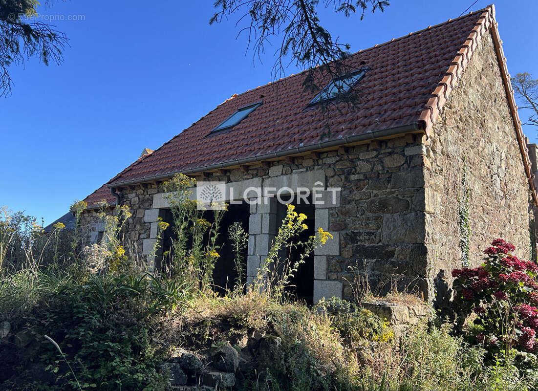Corps de ferme 2,3ha vue imprenable - photo 4