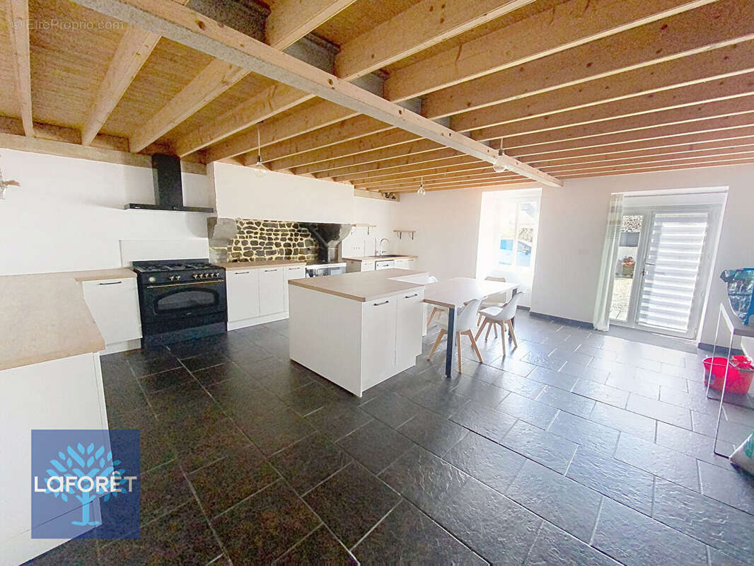 Maison à LA BAZOUGE-DU-DESERT