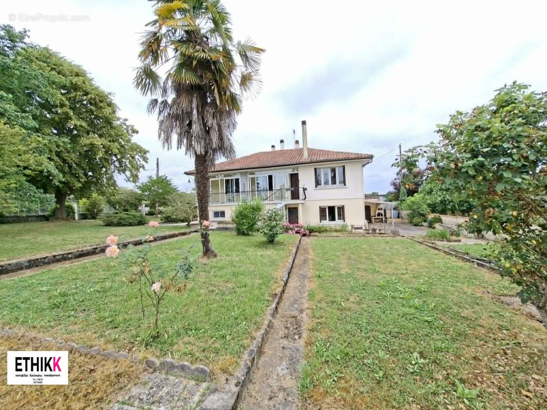 Maison à MONEIN