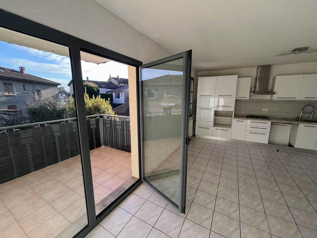 Appartement à ANSE