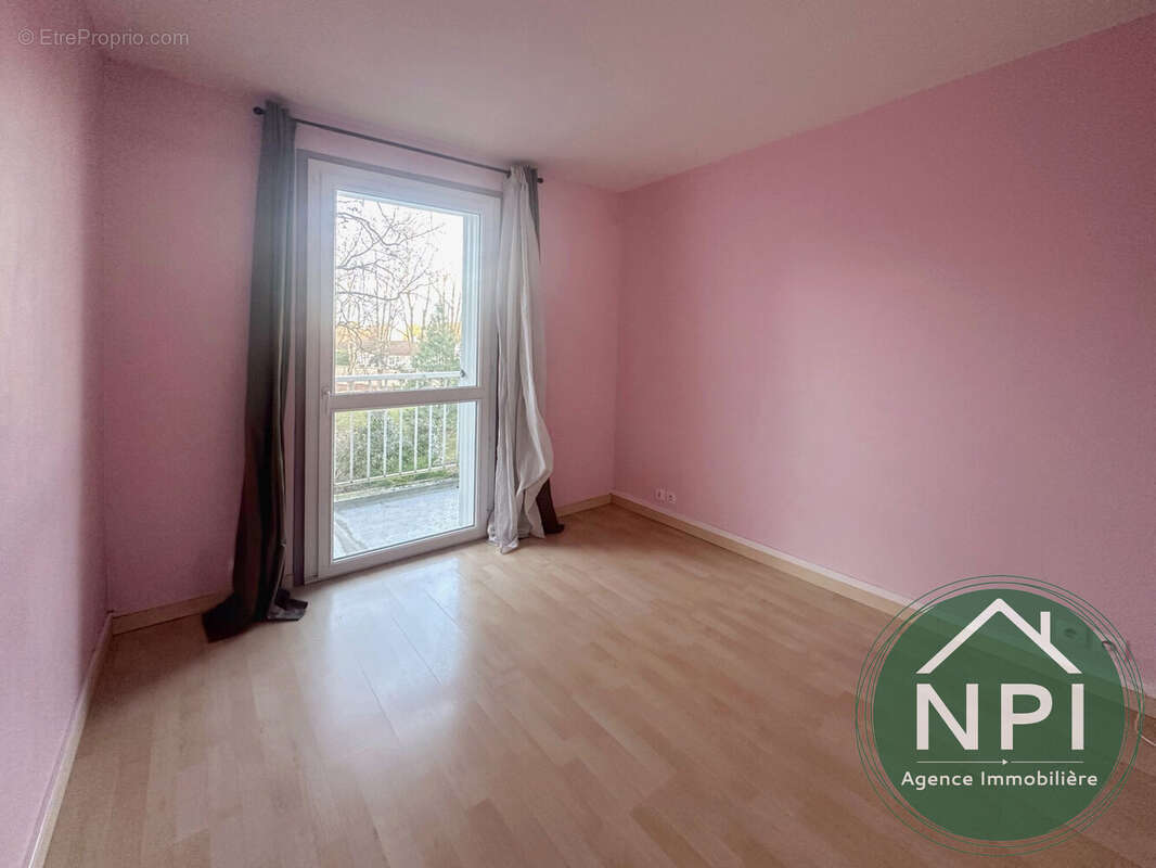 Appartement à VAUX-LE-PENIL