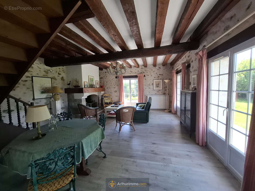 Maison à COULOMMIERS