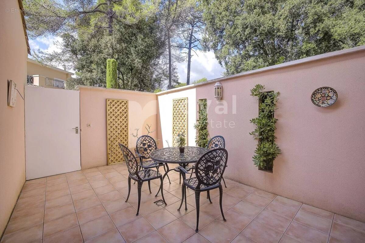 Belle villa au calme avec vue dégagée - Royal Mougins Golf - photo 5
