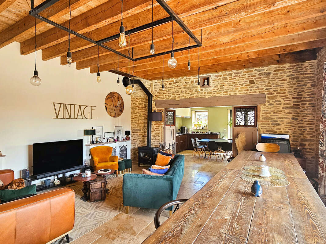 Maison à PIERRECLOS