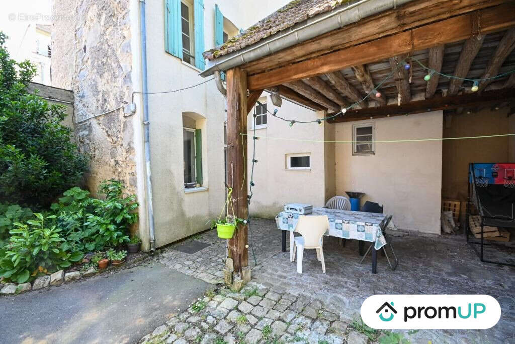 Appartement à VILLENEUVE-SUR-YONNE