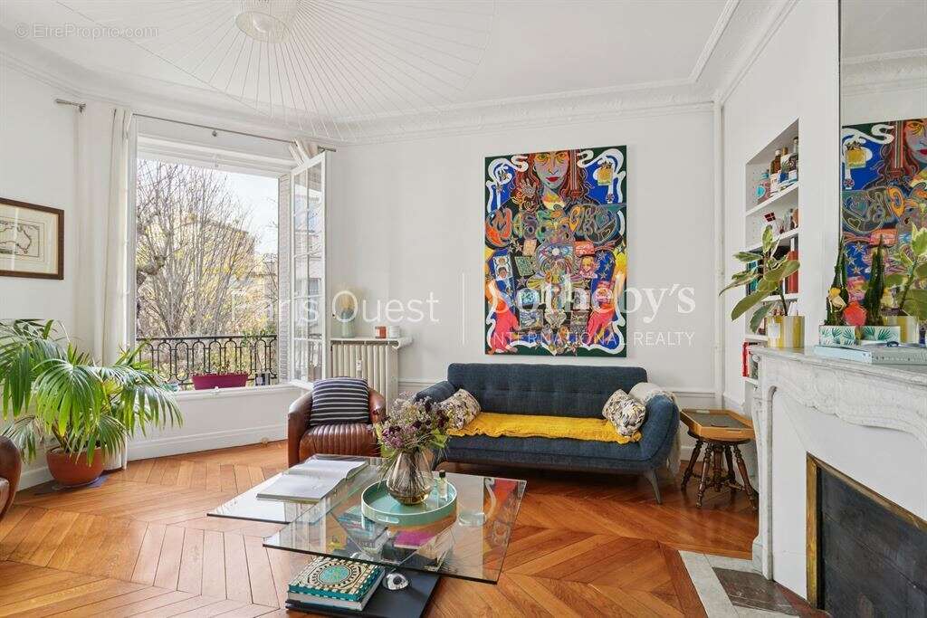 Appartement à NEUILLY-SUR-SEINE