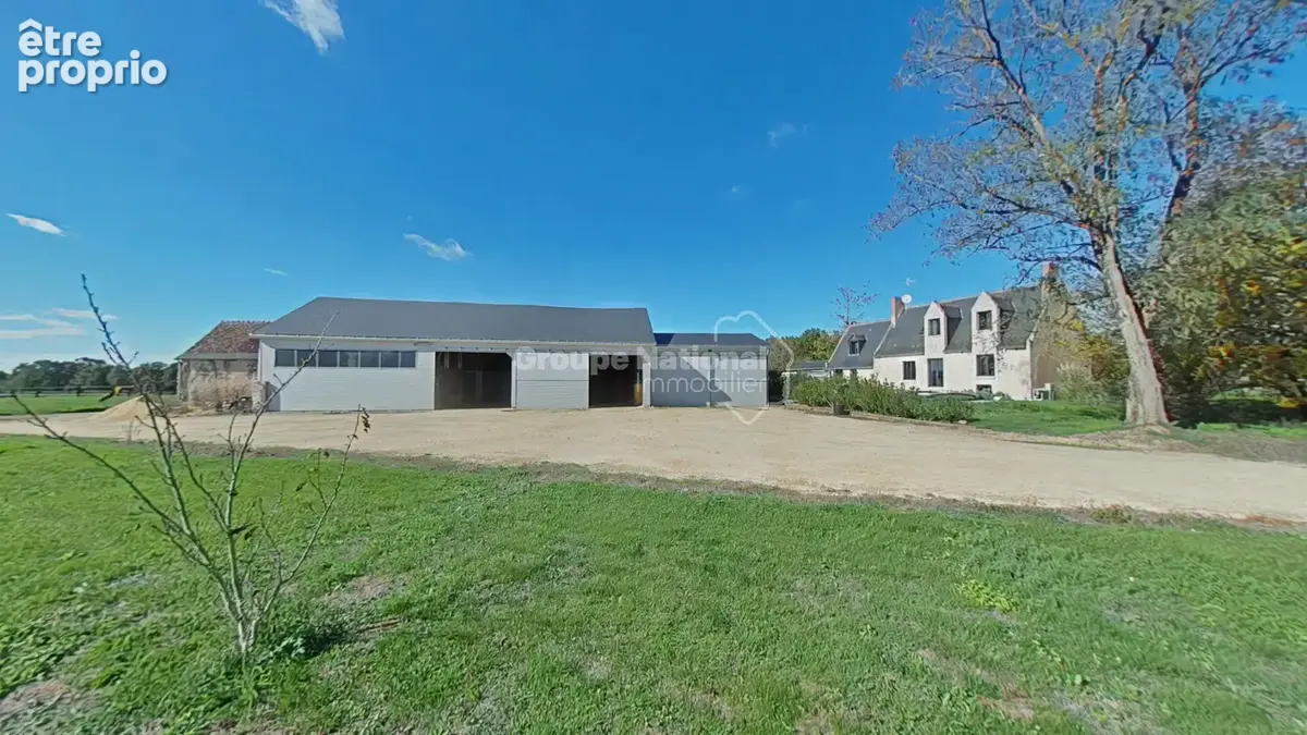 Domaine équestre clé en main sur 14 hectares, à 20 minutes de Tours - photo 2