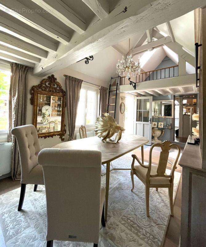 Maison à TRACY-LE-MONT