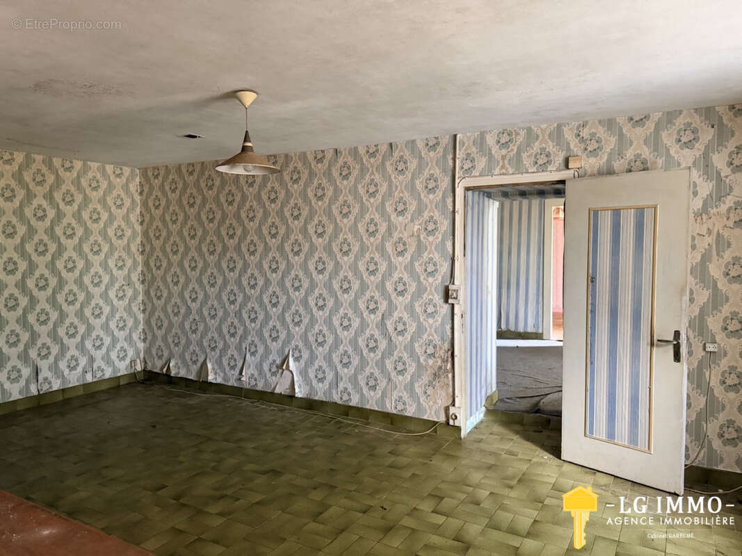 Maison Charentaise à rénover entièrement - photo 9