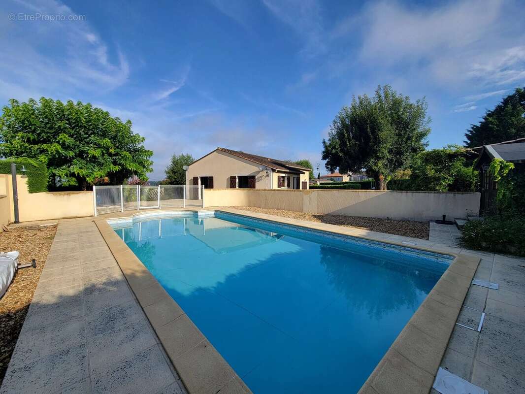 Belle maison de village de 3-4 chambres avec piscine. - photo 16