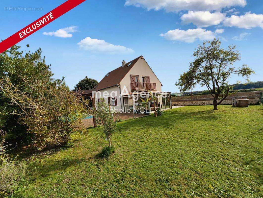 Maison à SIVRY-COURTRY