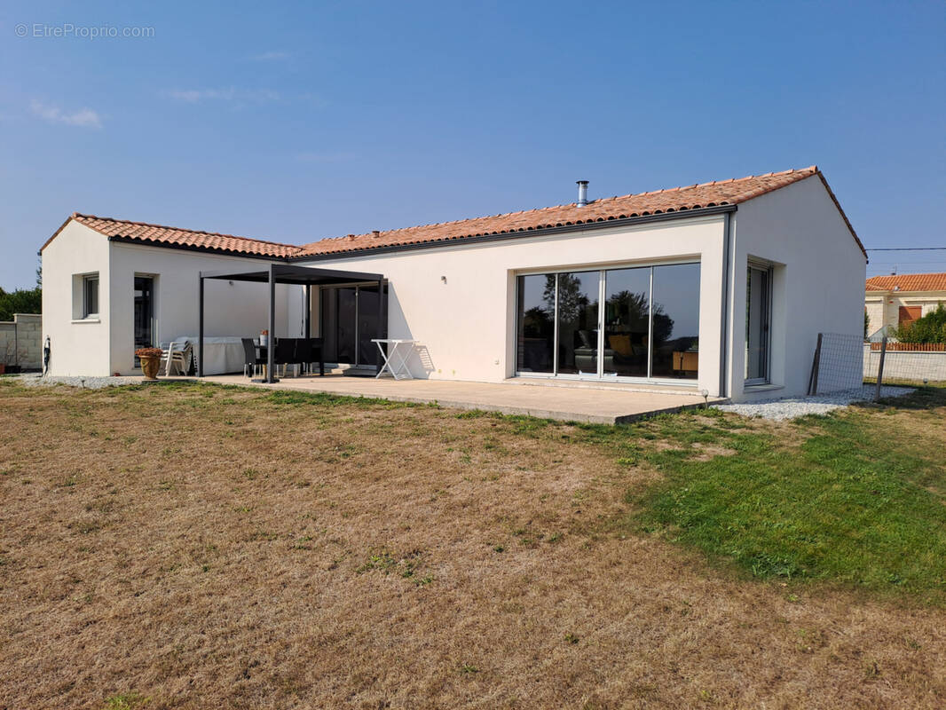 Maison à PERIGNAC
